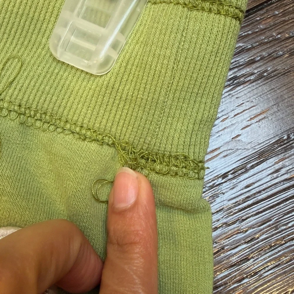 Hollister green color